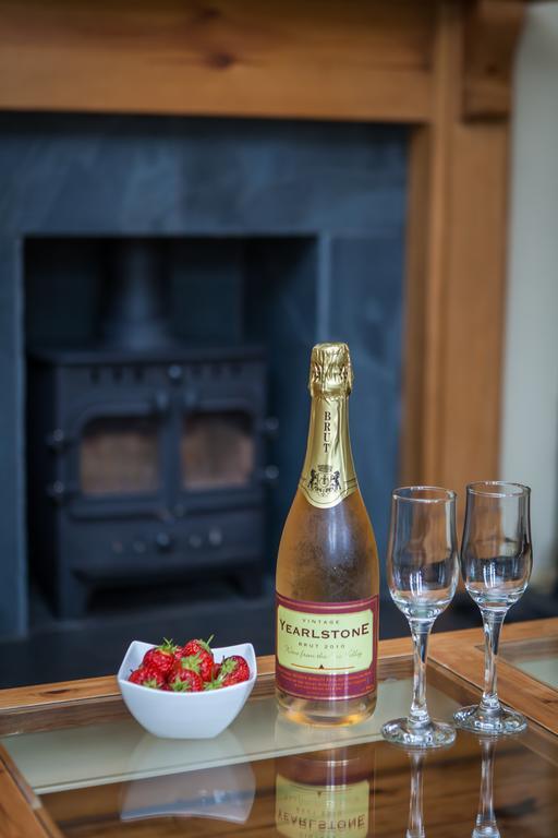 Stoodleigh Court Coach House Bed and Breakfast Tiverton  Buitenkant foto