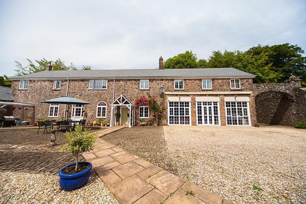 Stoodleigh Court Coach House Bed and Breakfast Tiverton  Buitenkant foto